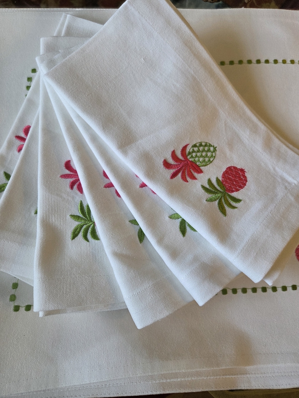 India Hicks Pomegranite Place Mats And Napkins